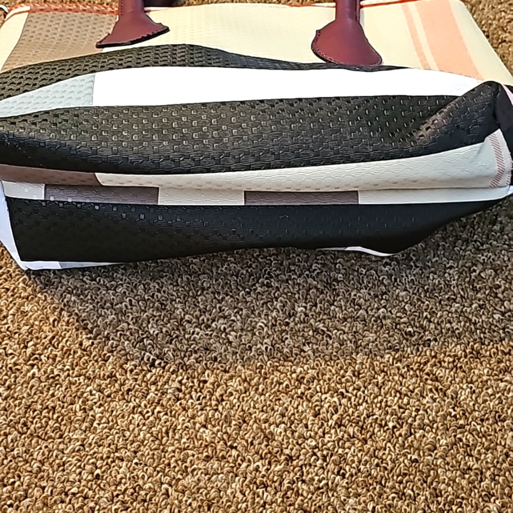Handbag - Picture 3 of 16